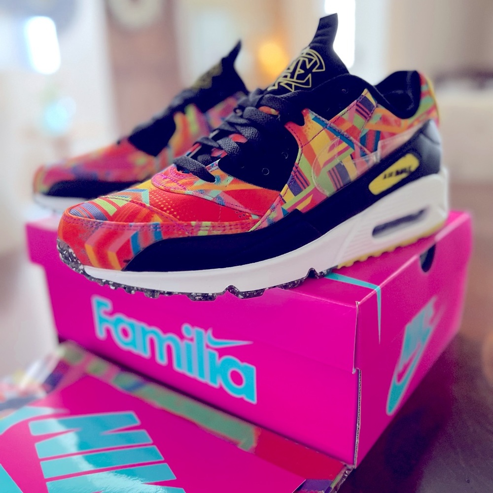 BRAND NEW/ NEVER WORN!! Men’s Size 11 Nike Air Max 90s